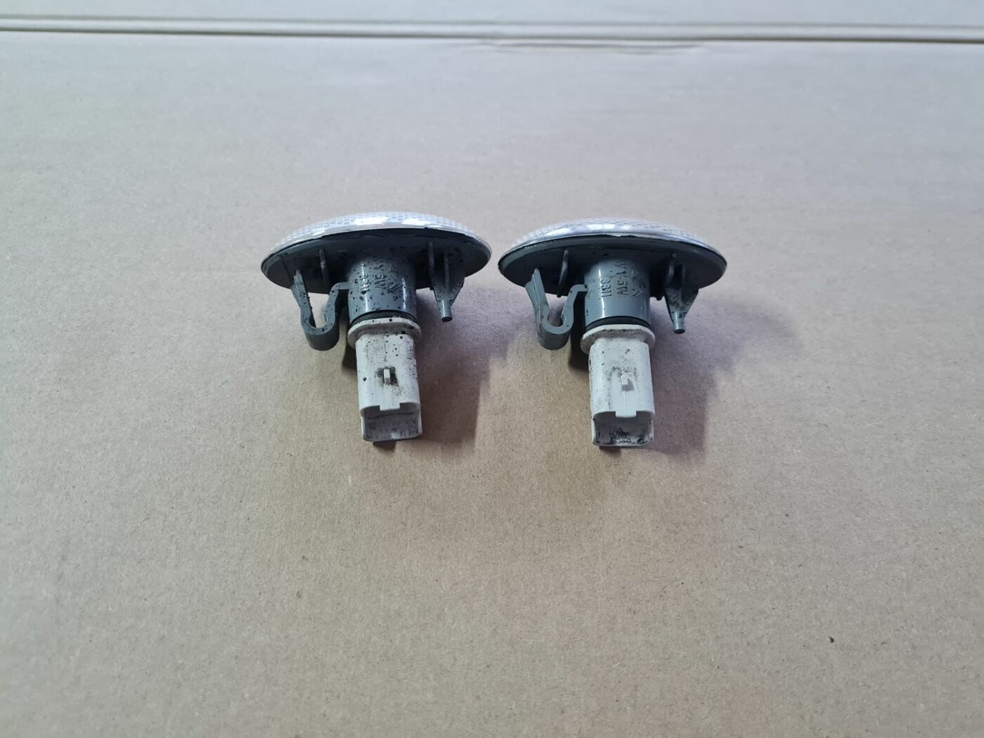 Pagrieziena signala lukturis priekš PEUGEOT 307 2003 1 Pagrieziena signala lukturis priekš PEUGEOT 307 2003