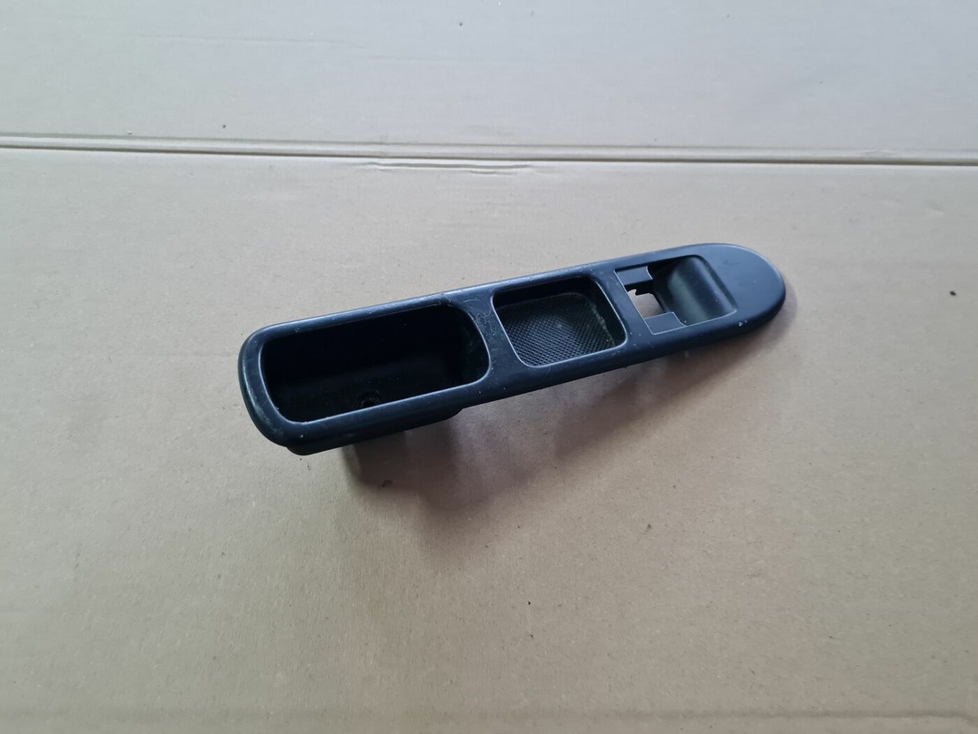 Pasažiera durvju slēdža pogas priekš PEUGEOT 307 2003 1 Pasažiera durvju slēdža pogas priekš PEUGEOT 307 2003