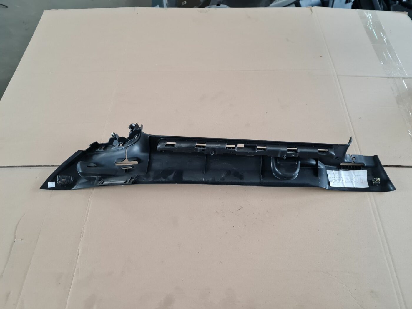 Bagāžnieka žalūziju sliedes priekš PEUGEOT 307 2003 4 Bagāžnieka žalūziju sliedes priekš PEUGEOT 307 2003