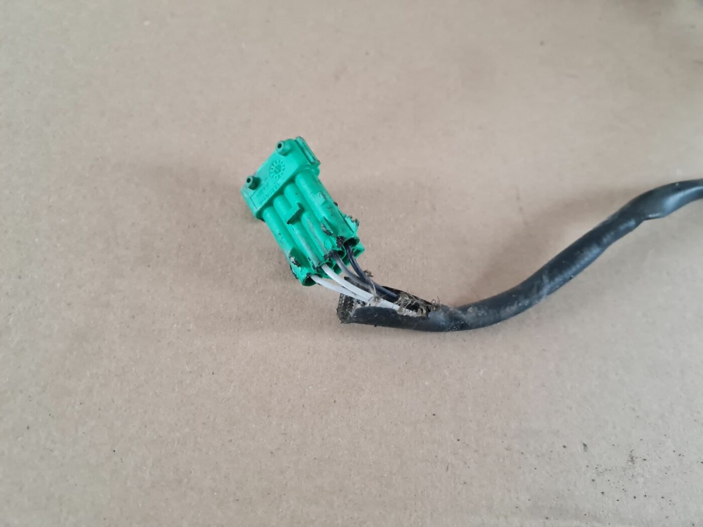 Izplūdes kolektors priekš PEUGEOT 307 2003 4 Izplūdes kolektors priekš PEUGEOT 307 2003