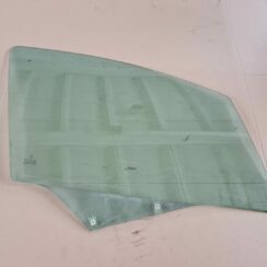 Priekšējo labo durvju stikls priekš PEUGEOT 307 2003