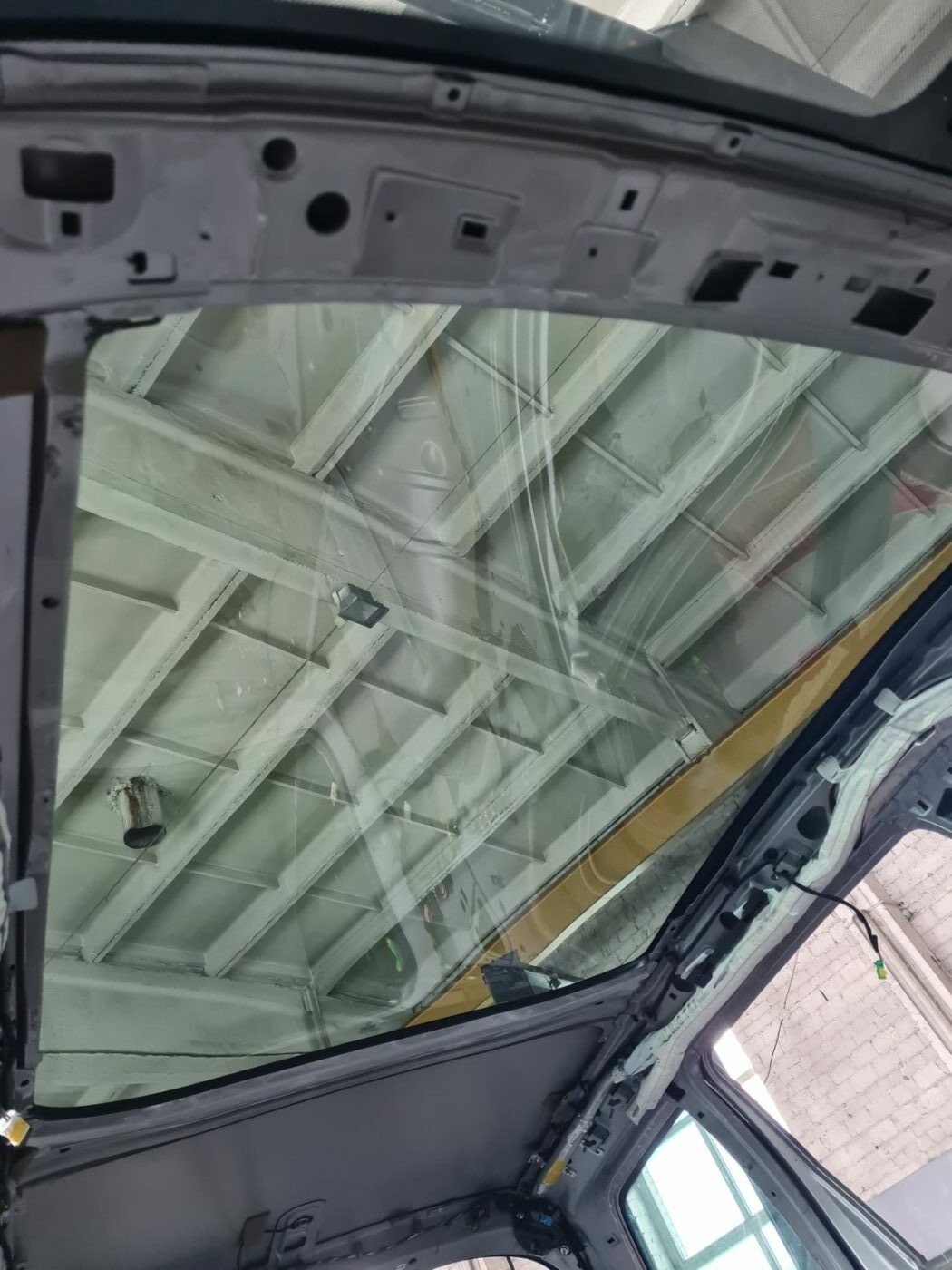 Jumta panorāma stikls priekš PEUGEOT 307 2003