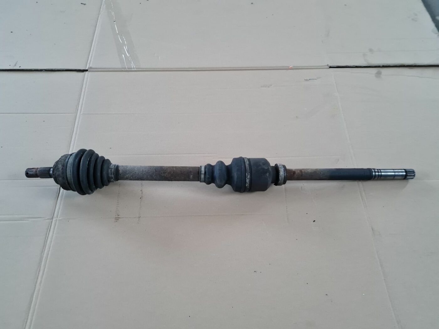 Pusass priekšēja labā priekš PEUGEOT 307 2003