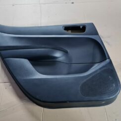 Aizmugurējo kreiso durvju apdare priekš PEUGEOT 307 2003