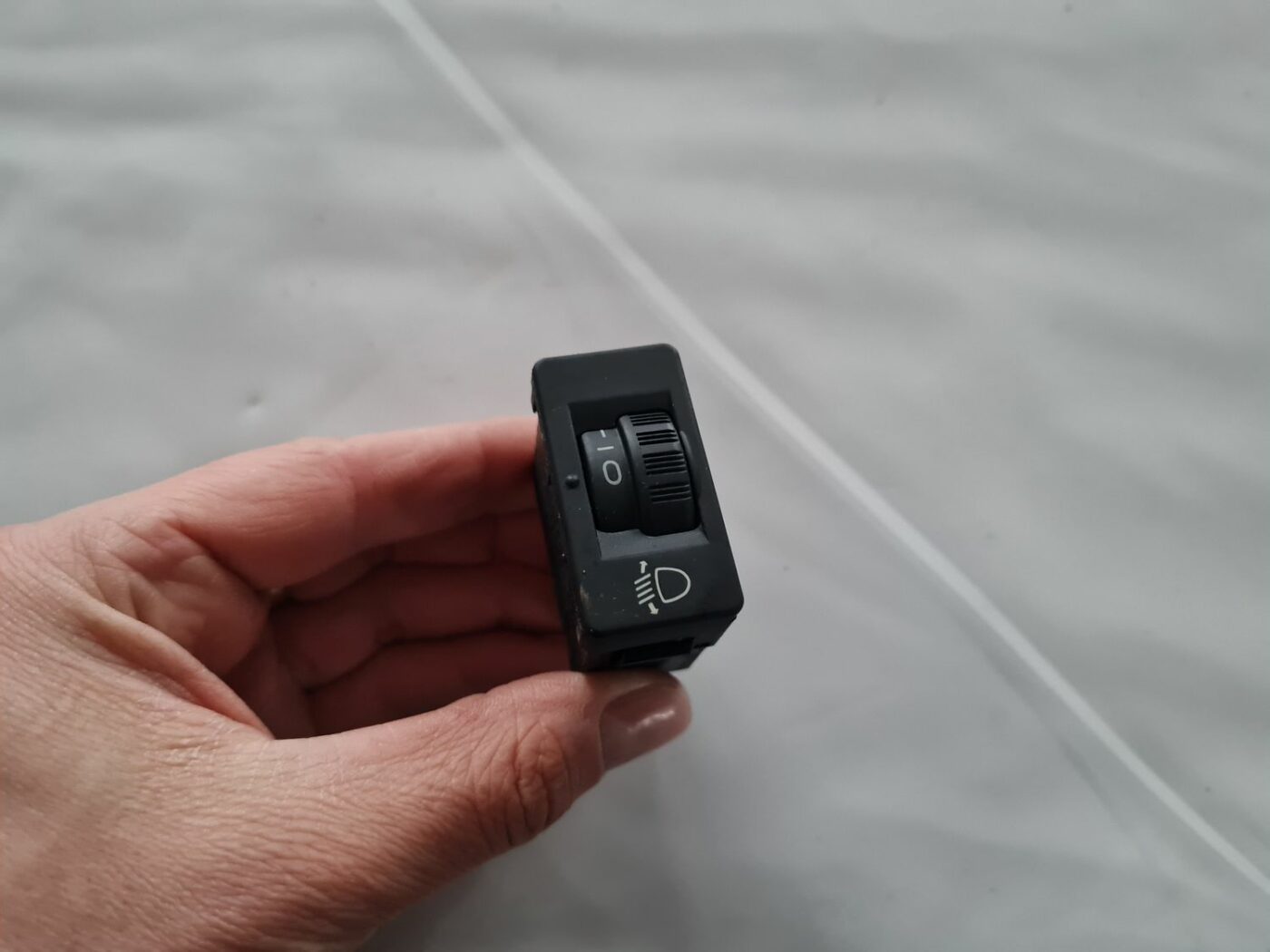 Lukturu augstuma regulēšanas poga priekš CITROEN C4 2006-2 1 Lukturu augstuma regulēšanas poga priekš CITROEN C4 2006-2