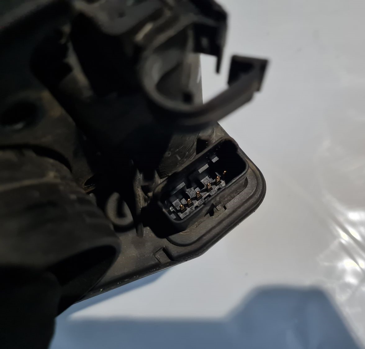 Droseļvārsts priekš CITROEN C4 2006-2 3 Droseļvārsts priekš CITROEN C4 2006-2