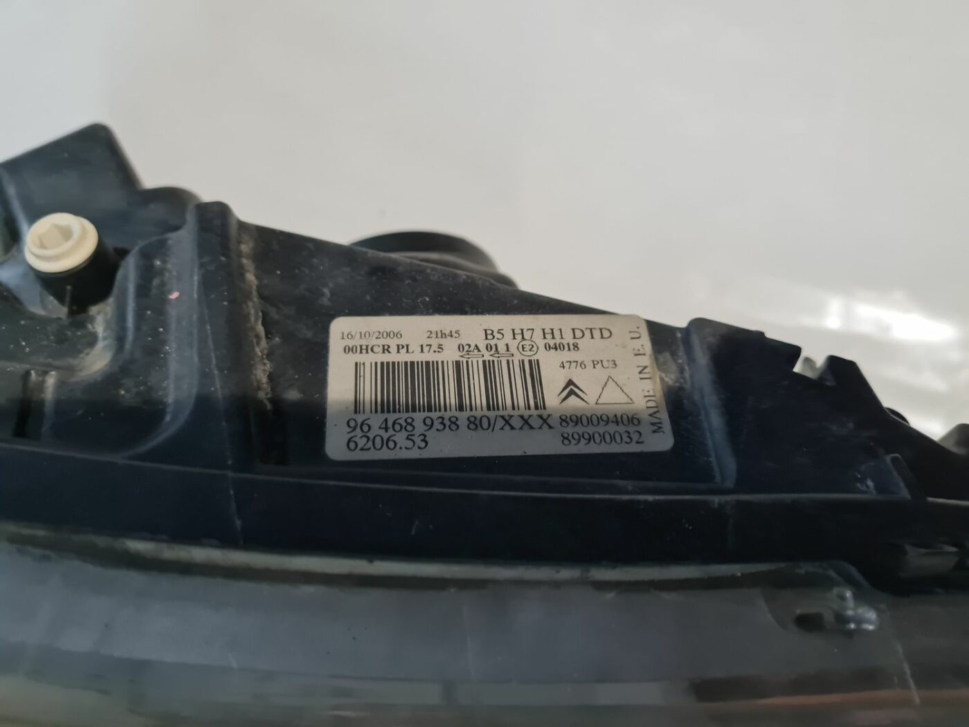 Priekšējais labais lukturis priekš CITROEN C4 2006-2 7 Priekšējais labais lukturis priekš CITROEN C4 2006-2