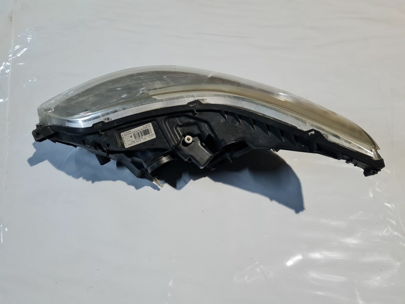 Priekšējais labais lukturis priekš CITROEN C4 2006-2 6 Priekšējais labais lukturis priekš CITROEN C4 2006-2