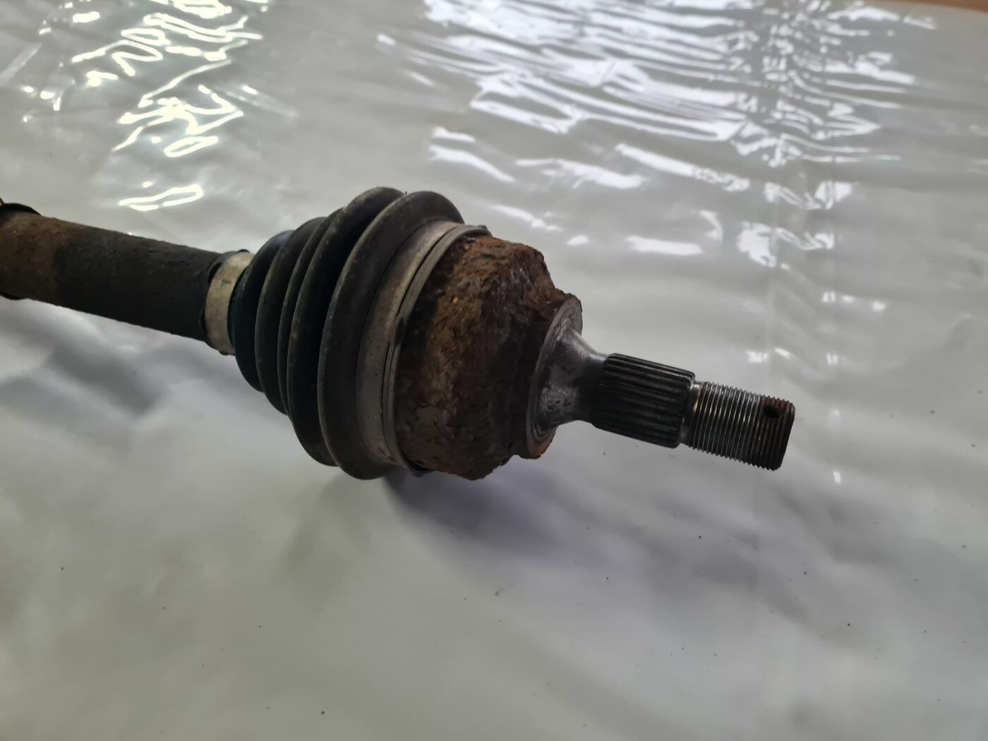 Pusass priekšējā kreisā priekš CITROEN C4 2006-2 3 Pusass priekšējā kreisā priekš CITROEN C4 2006-2