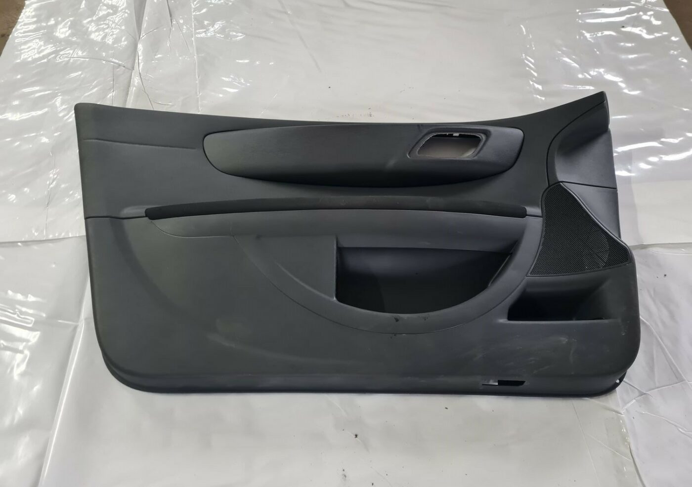 Priekšējo kreiso durvju apdare priekš CITROEN C4 2006-2