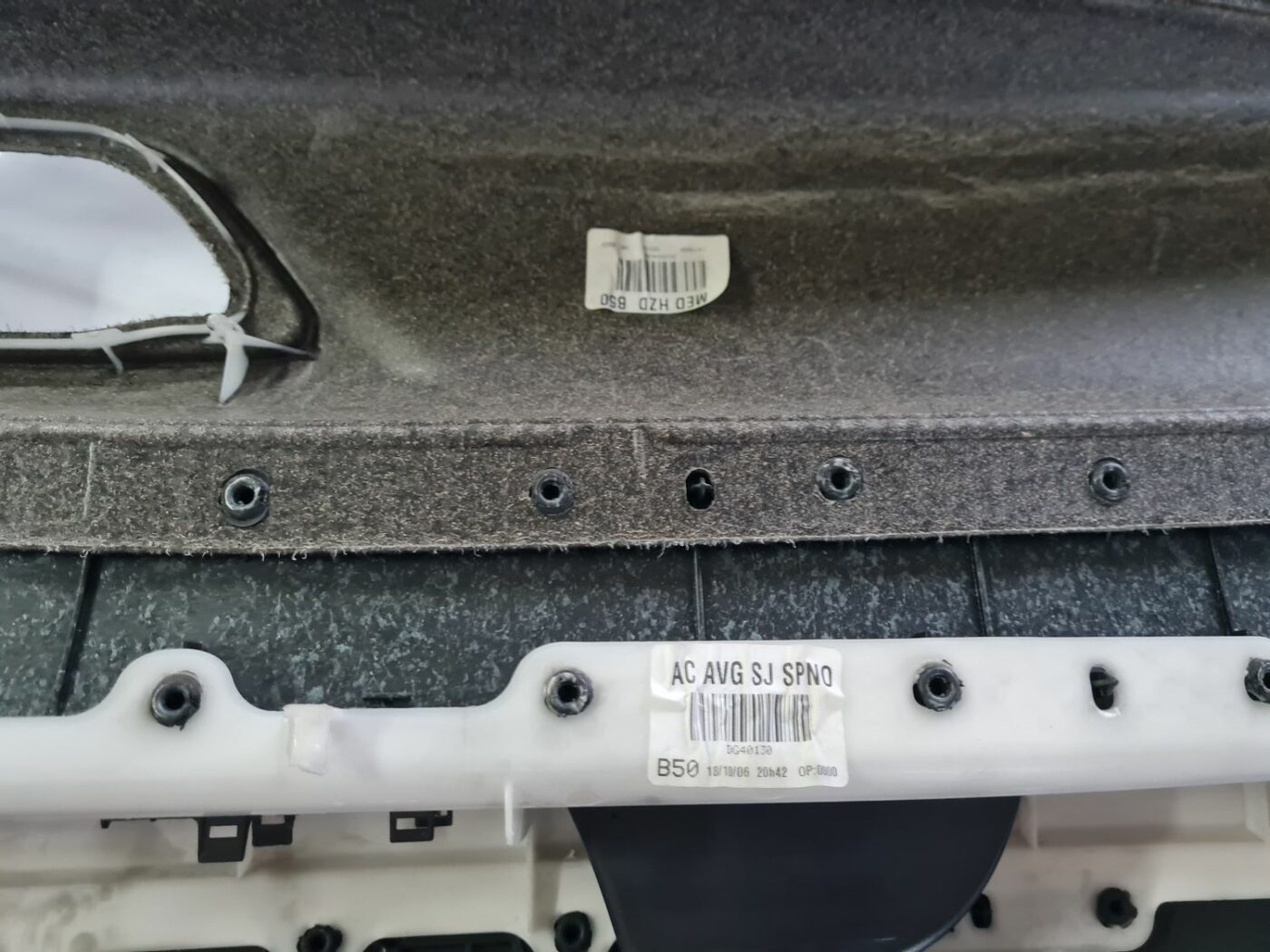 Priekšējo kreiso durvju apdare priekš CITROEN C4 2006-2