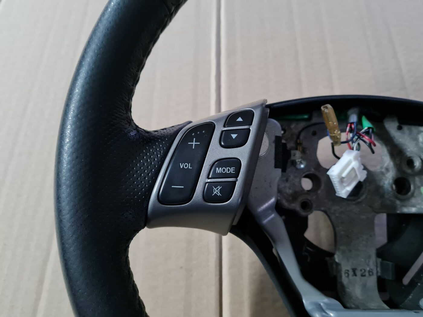 Stūre priekš MAZDA 3 2007 2 Stūre priekš MAZDA 3 2007