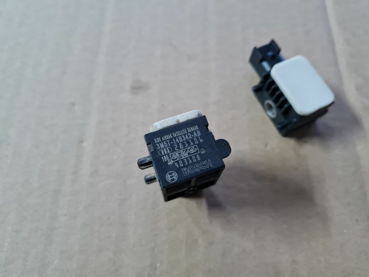 Drošības spilvena trieciensensors priekš MAZDA 3 2007 2 Drošības spilvena trieciensensors priekš MAZDA 3 2007