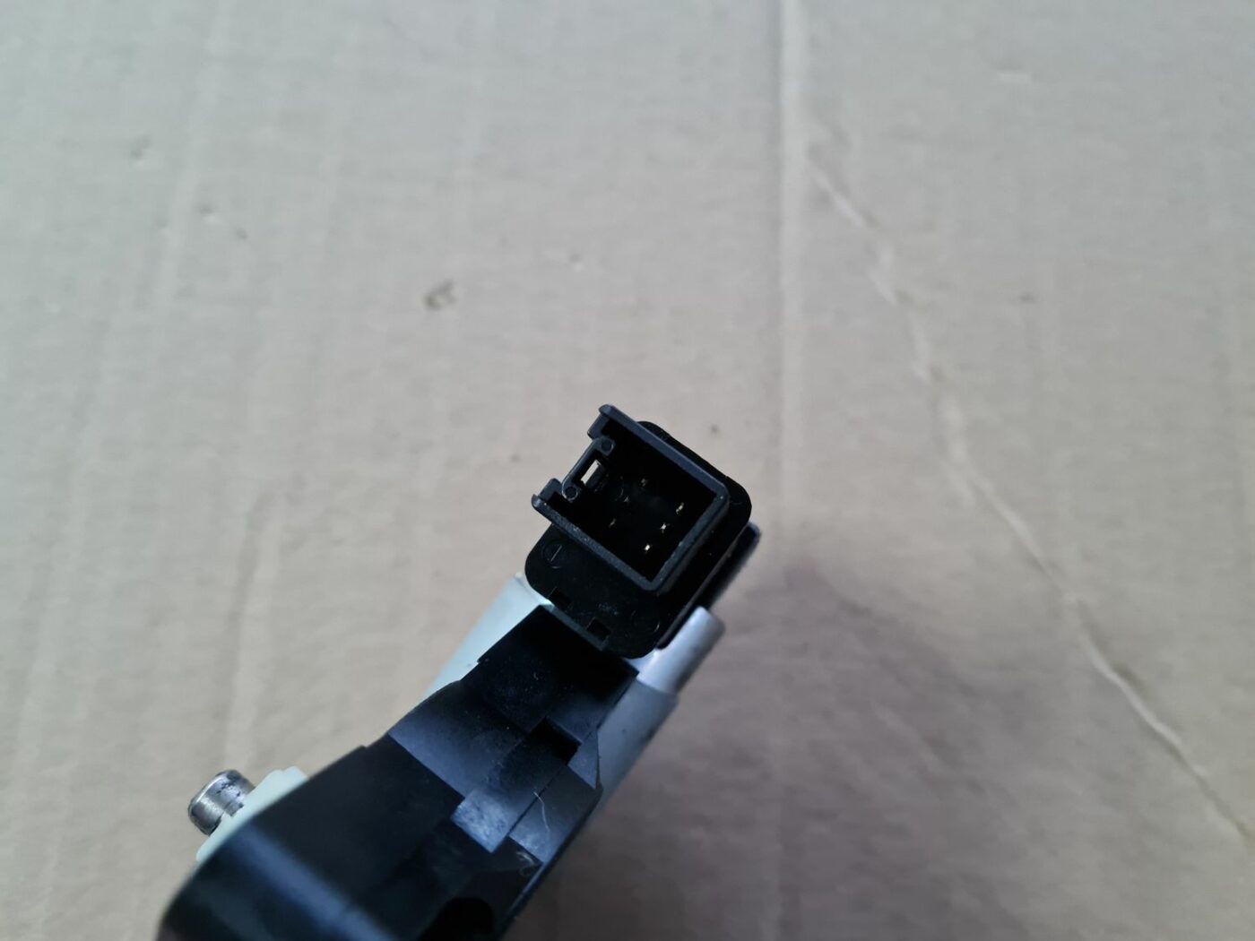 Elektrisko stiklu motors priekš MAZDA 3 2007 3 Elektrisko stiklu motors priekš MAZDA 3 2007