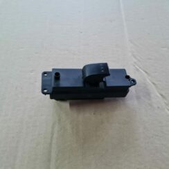 Stikla pacelšanas poga priekš MAZDA 3 2007