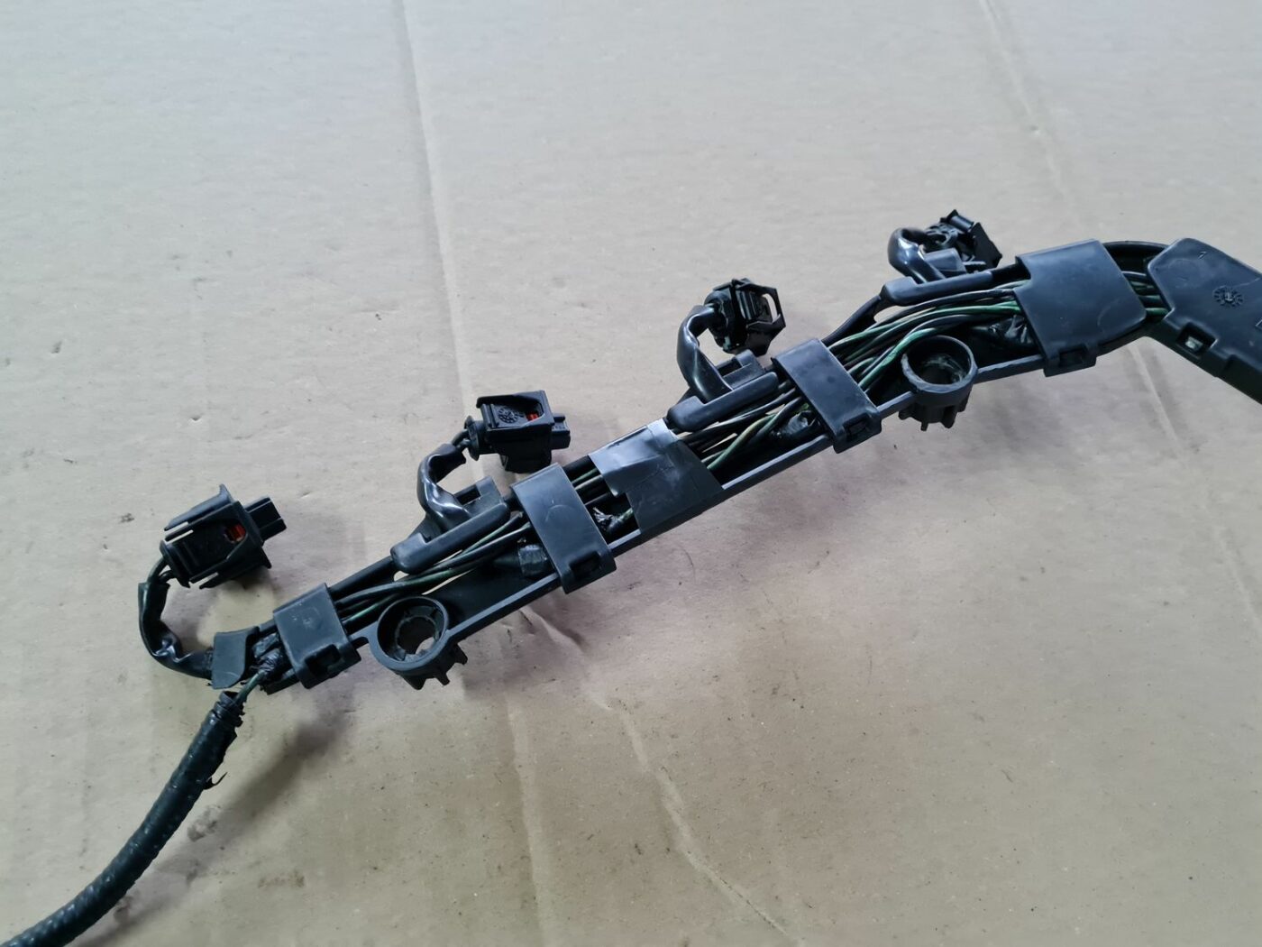 Degvielas smidzinātāju vadi priekš MAZDA 3 2007 6 Degvielas smidzinātāju vadi priekš MAZDA 3 2007