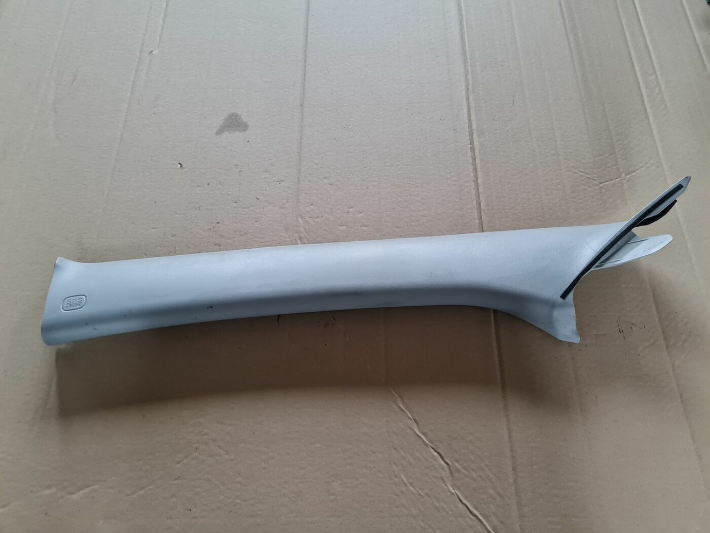 Priekšējas salona statnes apdare priekš MAZDA 3 2007