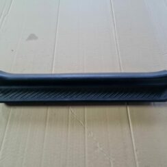 Sliekšņa priekšēja kreisa uzlika (salonā) priekš MAZDA 3 2007