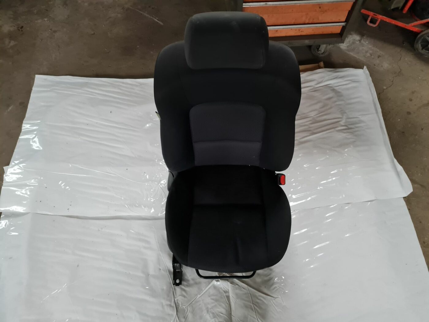 Priekšējais labais sēdeklis priekš MAZDA 3 2007 1 Priekšējais labais sēdeklis priekš MAZDA 3 2007