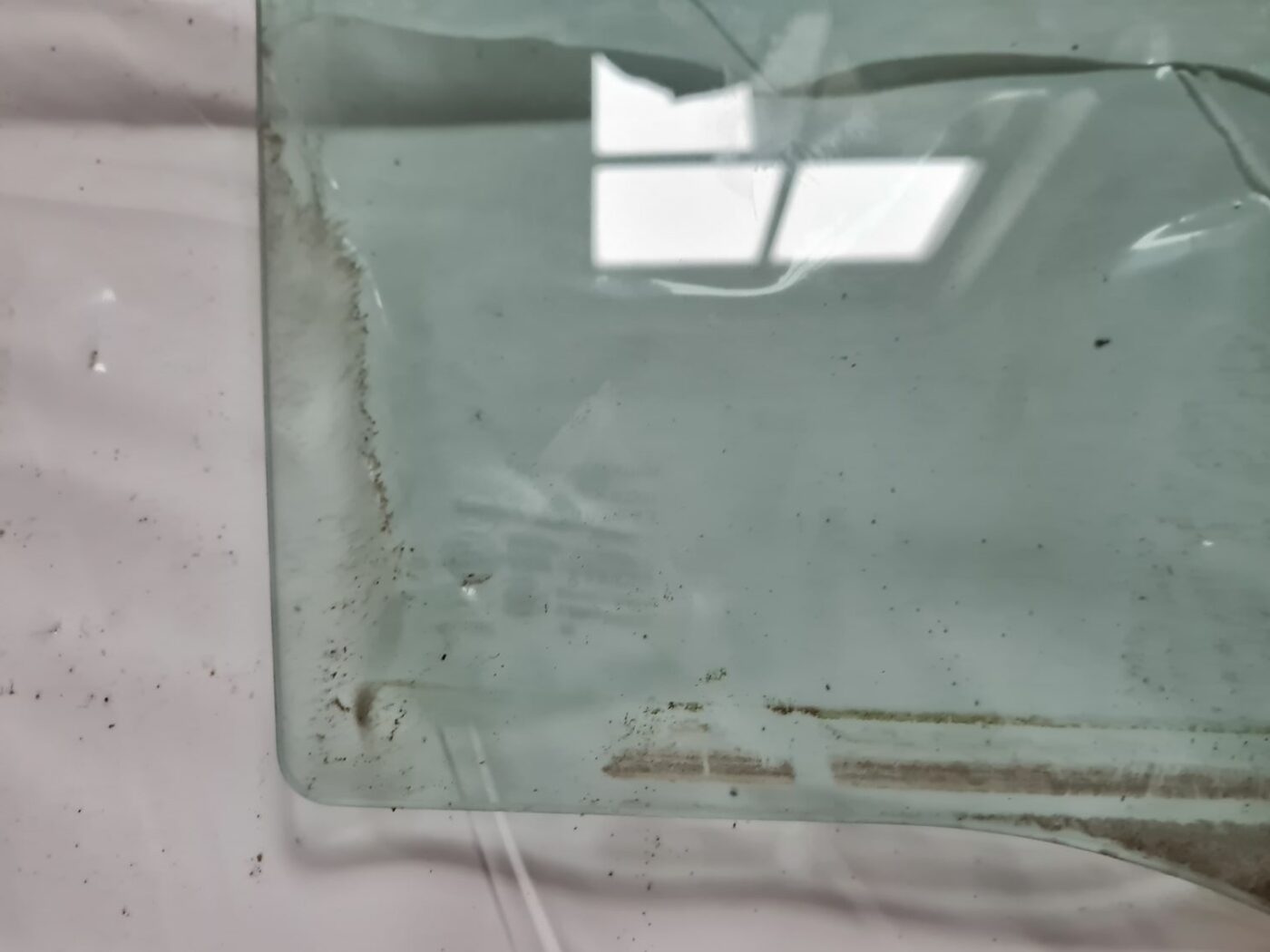 Aizmugurējo labo durvju stikls priekš MAZDA 3 2007 2 Aizmugurējo labo durvju stikls priekš MAZDA 3 2007