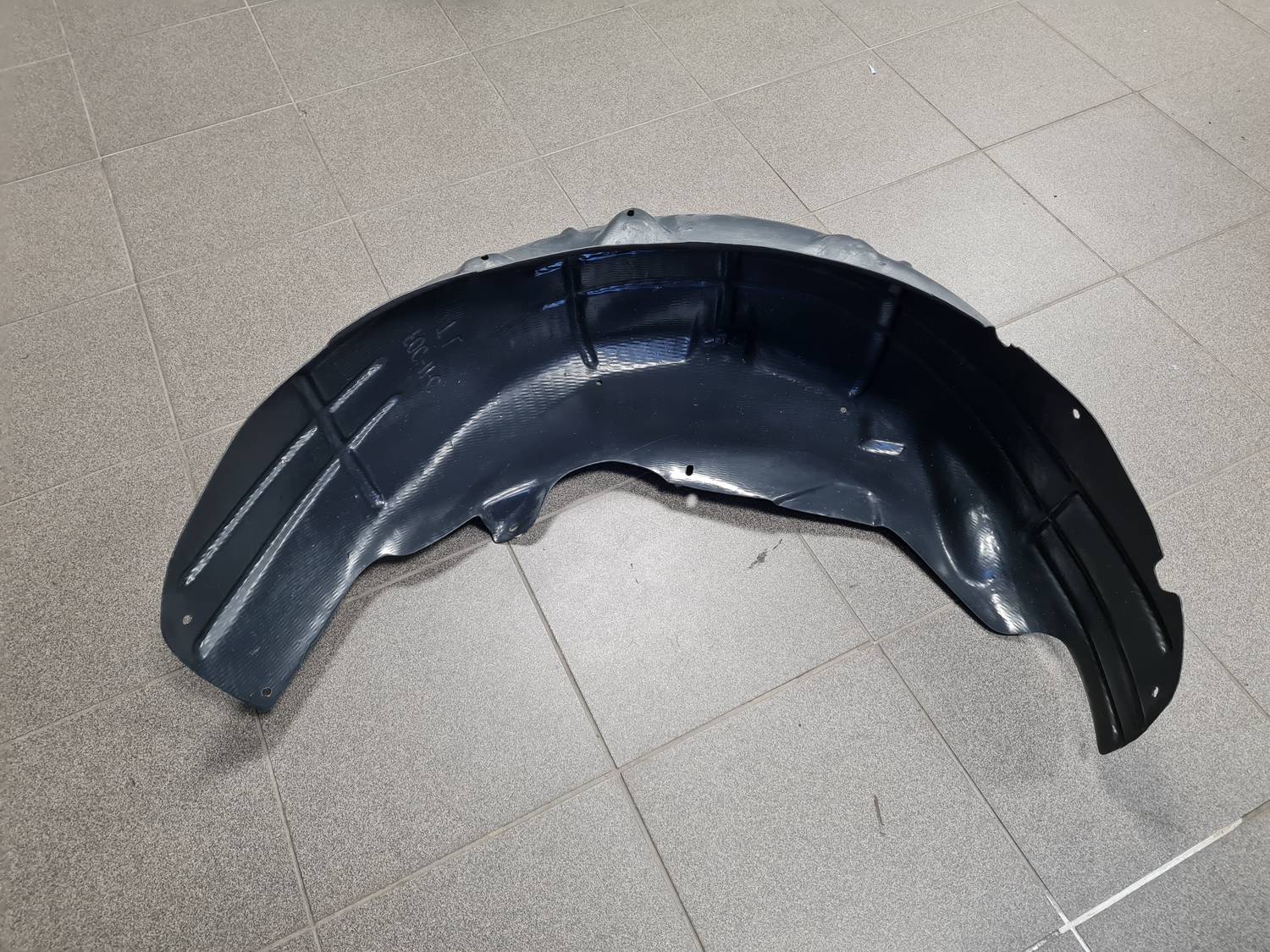 Aizmugurējais kreisais paspārns priekš FORD FOCUS 2006