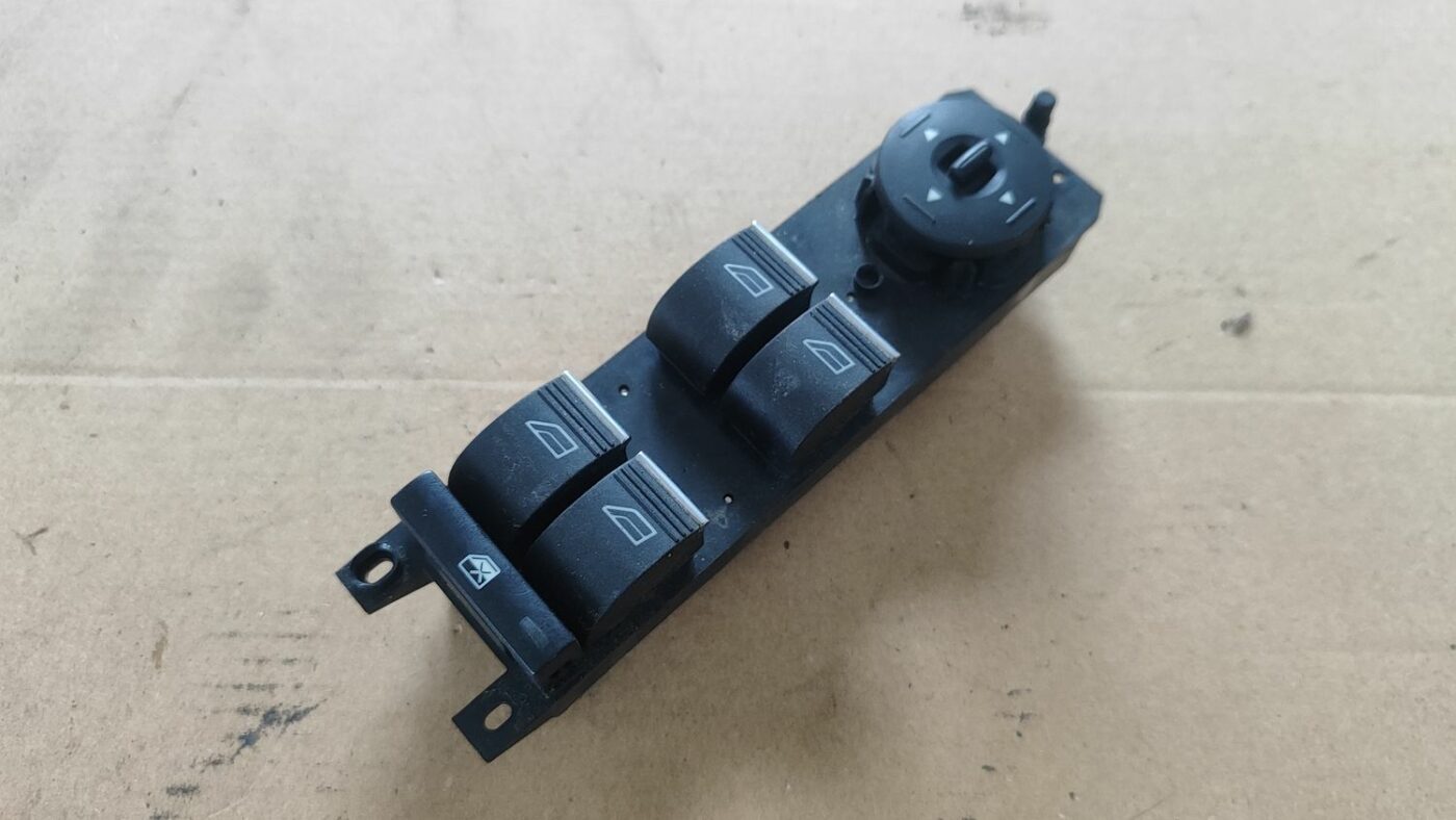 Šofera durvju slēdža pogas priekš FORD FOCUS 2016 UNIVERSAL 3 Šofera durvju slēdža pogas priekš FORD FOCUS 2016 UNIVERSAL