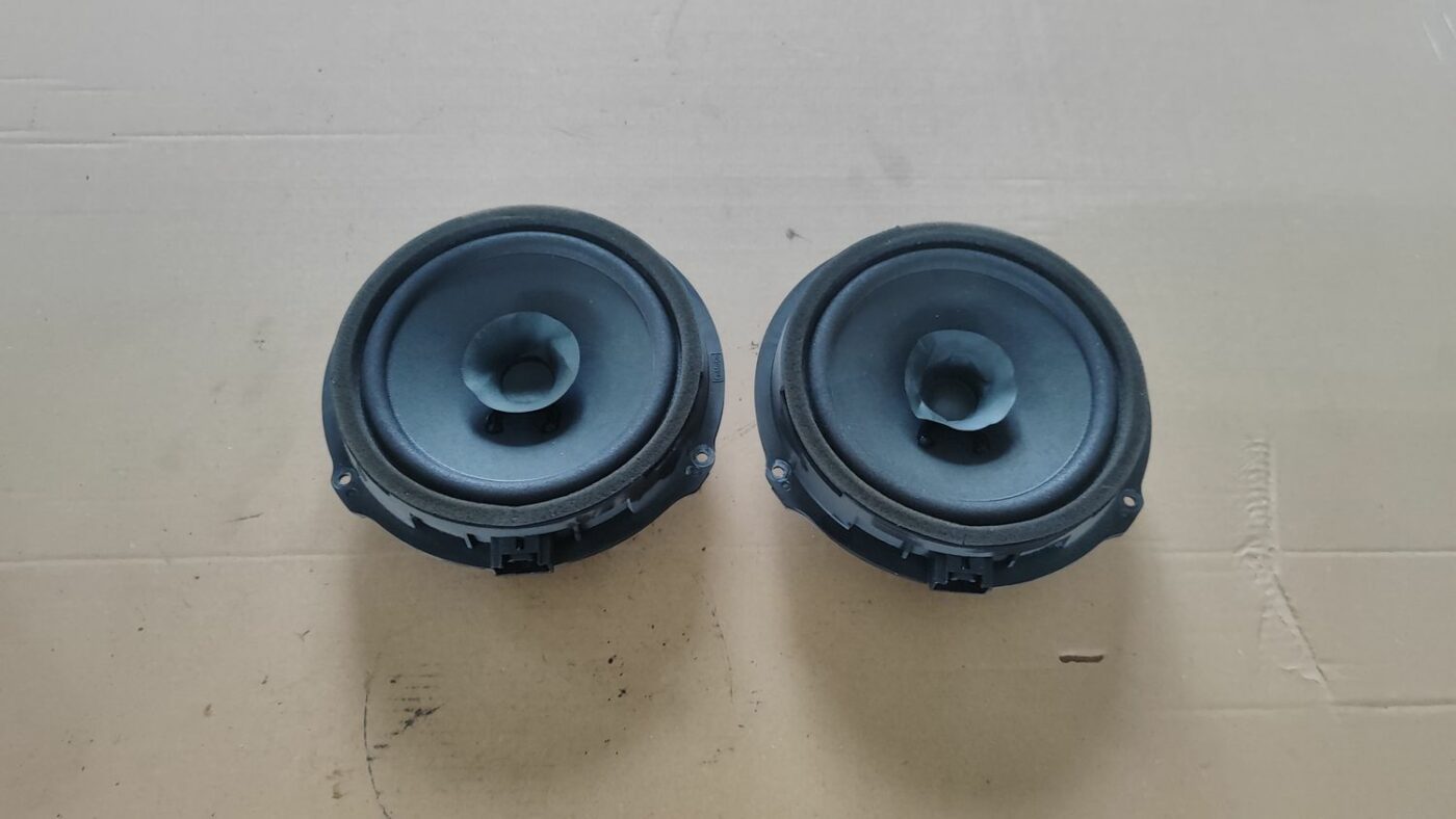 Durvju skaļrunis, apakšā priekš FORD FOCUS 2016 UNIVERSAL 1 Durvju skaļrunis, apakšā priekš FORD FOCUS 2016 UNIVERSAL