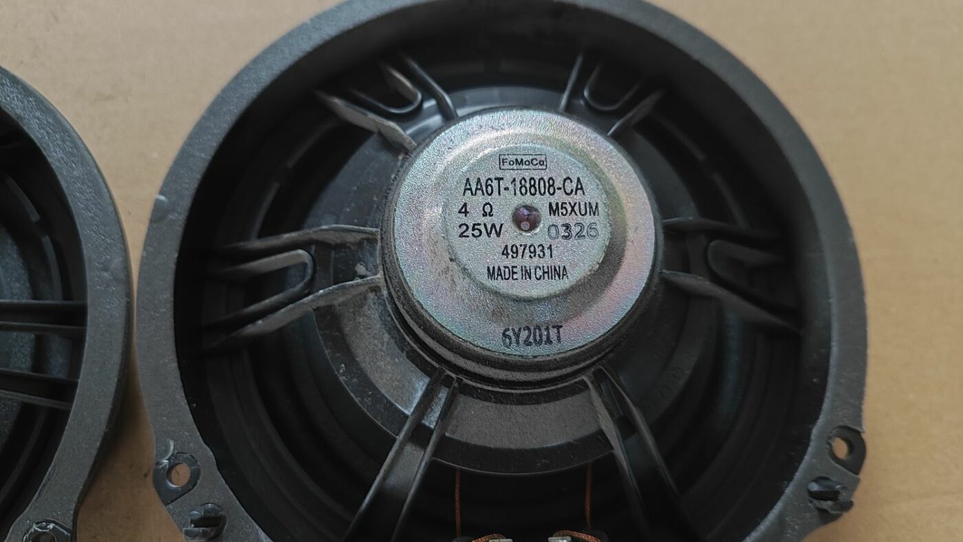 Durvju skaļrunis, apakšā priekš FORD FOCUS 2016 UNIVERSAL 4 Durvju skaļrunis, apakšā priekš FORD FOCUS 2016 UNIVERSAL