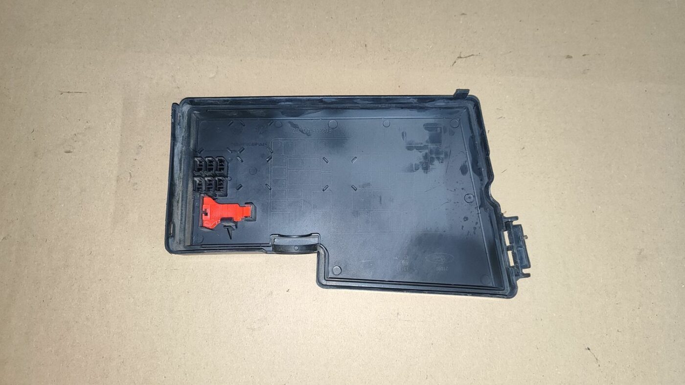 Drošinātāju kārbas korpusa vāks priekš FORD FOCUS 2016 UNIVERSAL 5 Drošinātāju kārbas korpusa vāks priekš FORD FOCUS 2016 UNIVERSAL