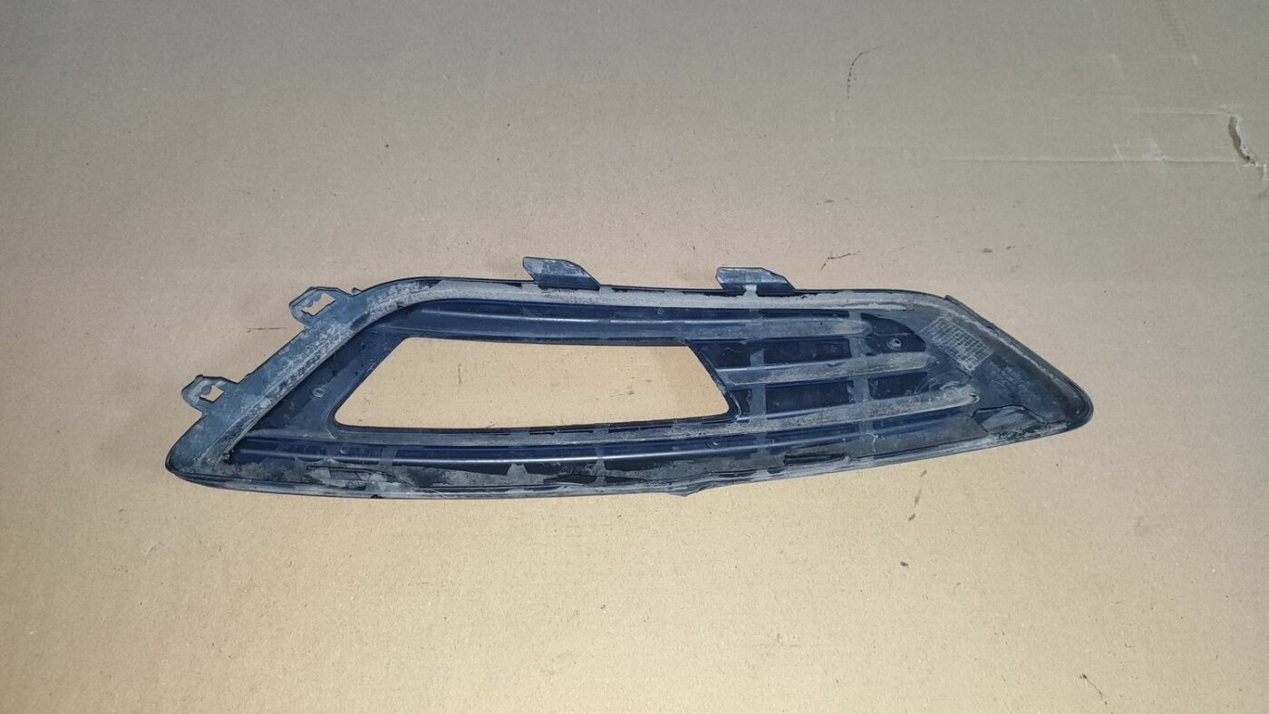 Miglas luktura reste, pa kreisi priekš FORD FOCUS 2016 UNIVERSAL