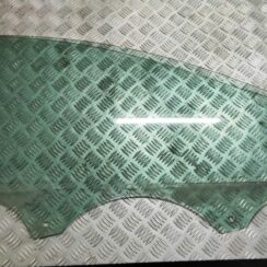 Priekšējo labo durvju stikls priekš FORD FOCUS 2016 UNIVERSAL