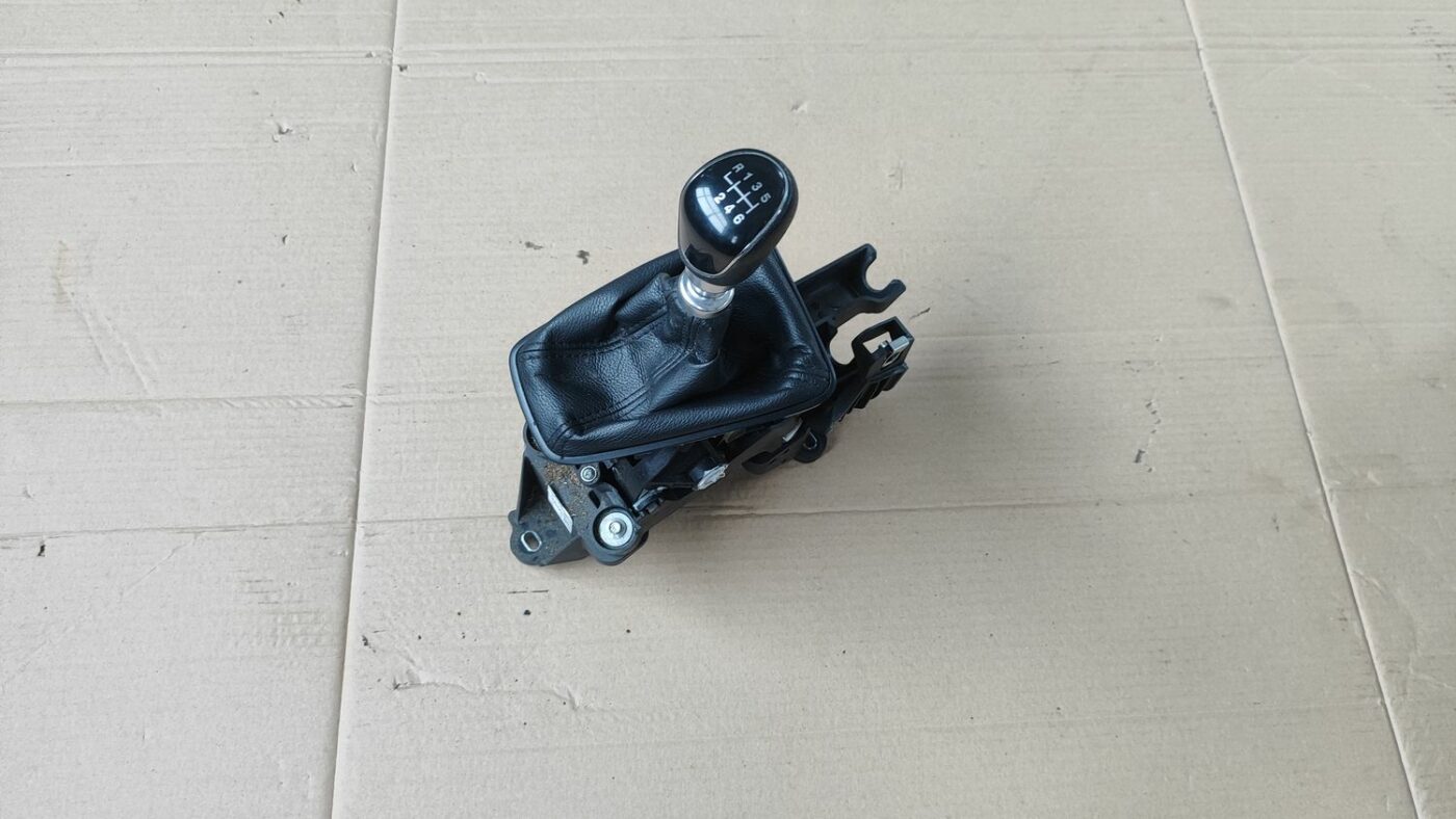 Ātrumu pārslēgšanas slēdzis priekš FORD FOCUS 2016 UNIVERSAL 1 Ātrumu pārslēgšanas slēdzis priekš FORD FOCUS 2016 UNIVERSAL