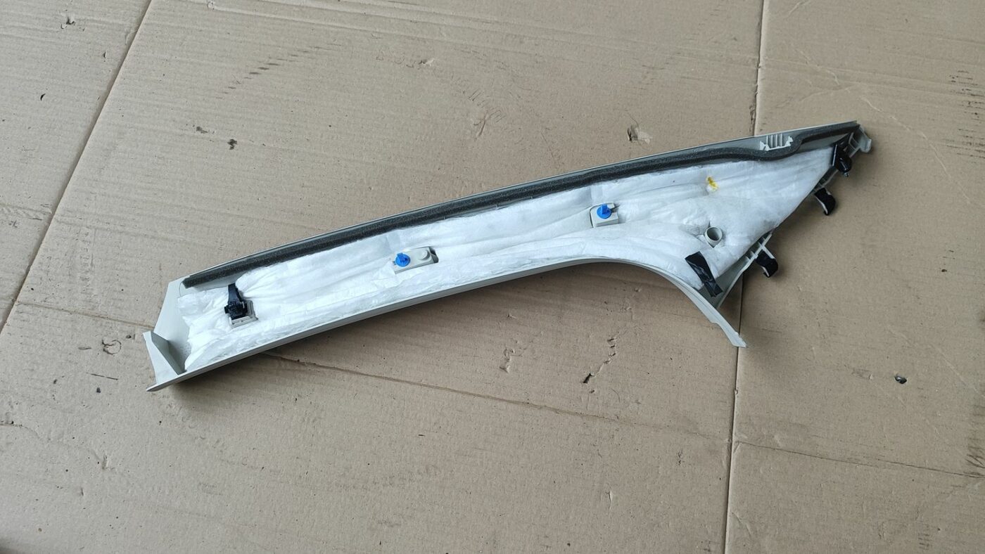 Priekšējas salona statnes apdare priekš FORD FOCUS 2016 UNIVERSAL