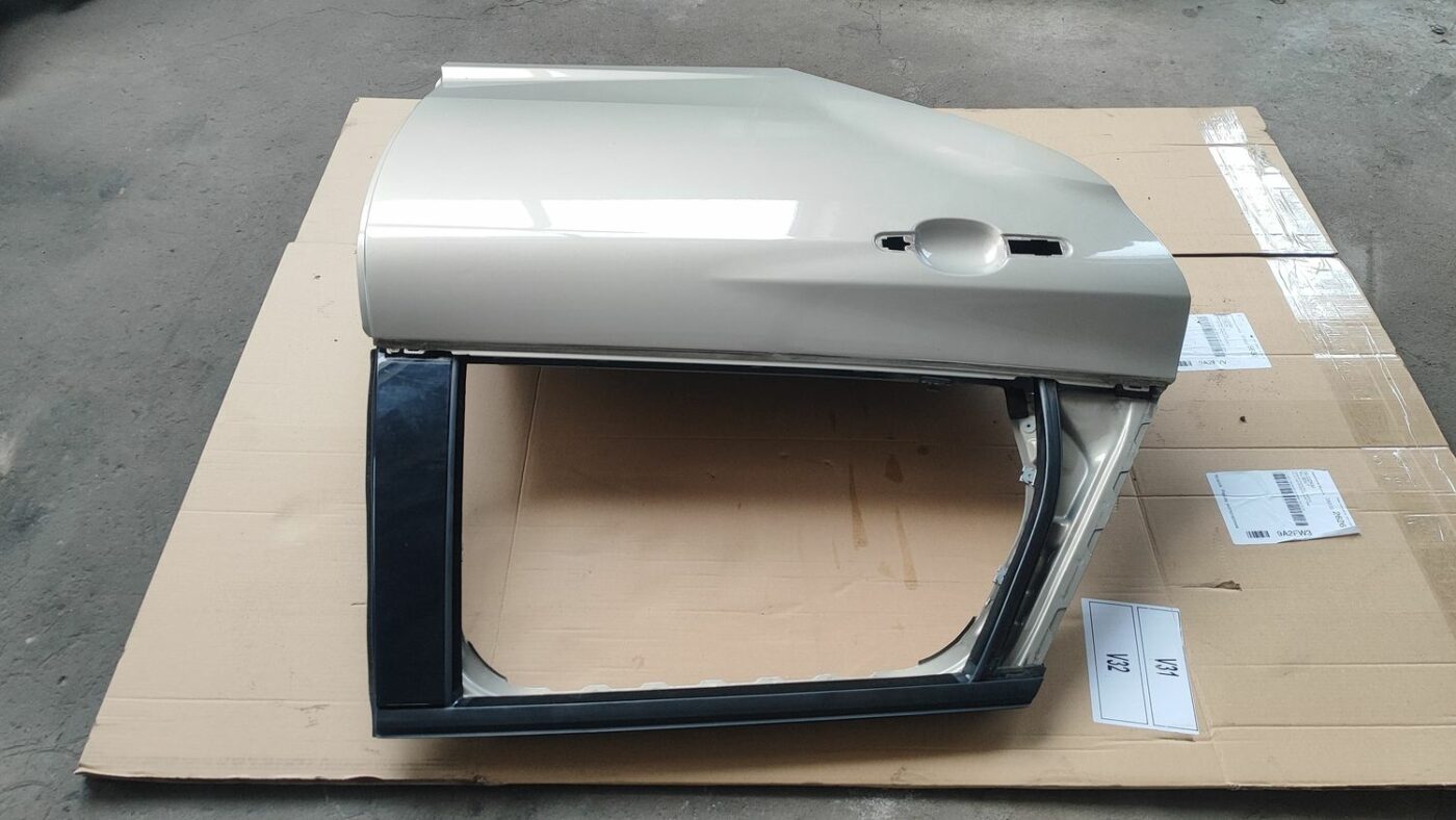 Aizmugurējās labās durvis priekš FORD FOCUS 2016 UNIVERSAL