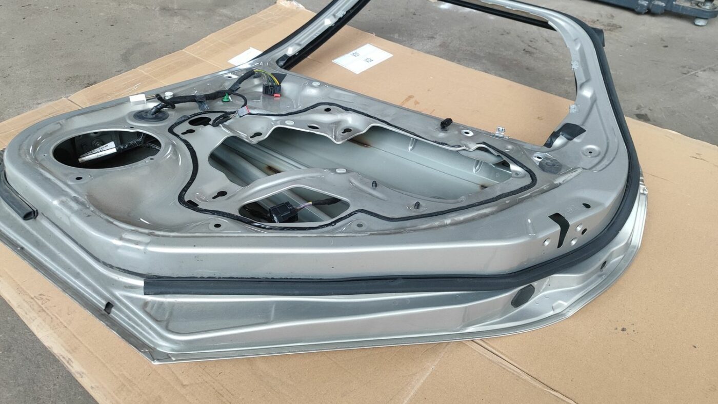 Aizmugurējās labās durvis priekš FORD FOCUS 2016 UNIVERSAL