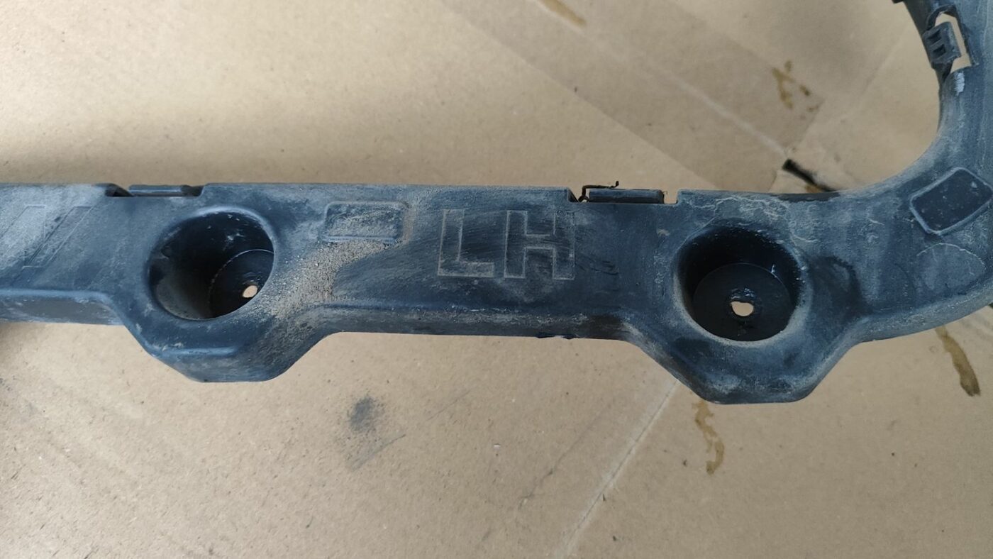 Aizmugurēja bufera kronšteins priekš FORD FOCUS 2016 UNIVERSAL 2 Aizmugurēja bufera kronšteins priekš FORD FOCUS 2016 UNIVERSAL