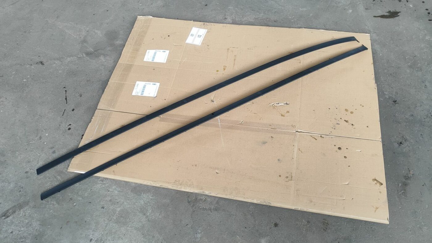 Jumta moldings priekš FORD FOCUS 2016 UNIVERSAL 1 Jumta moldings priekš FORD FOCUS 2016 UNIVERSAL