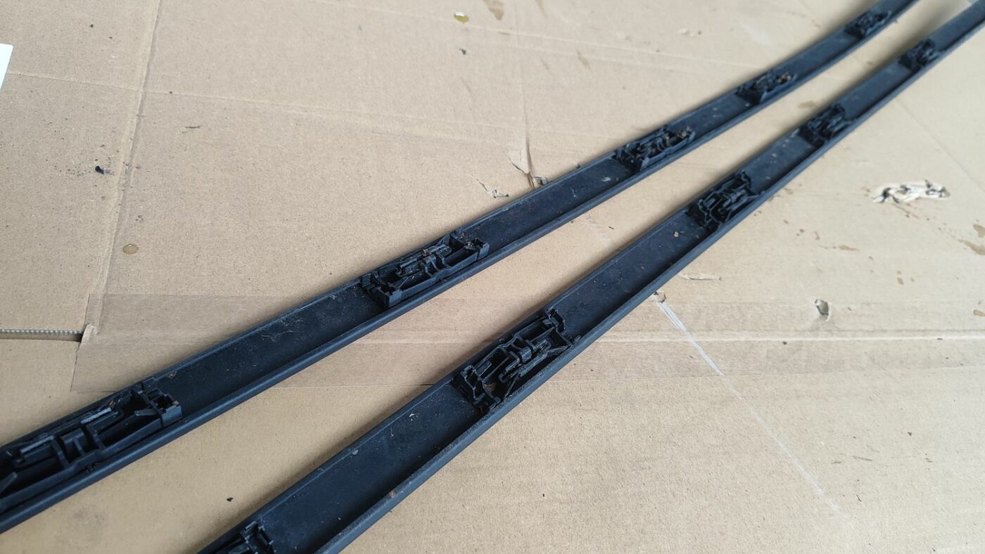 Jumta moldings priekš FORD FOCUS 2016 UNIVERSAL 4 Jumta moldings priekš FORD FOCUS 2016 UNIVERSAL