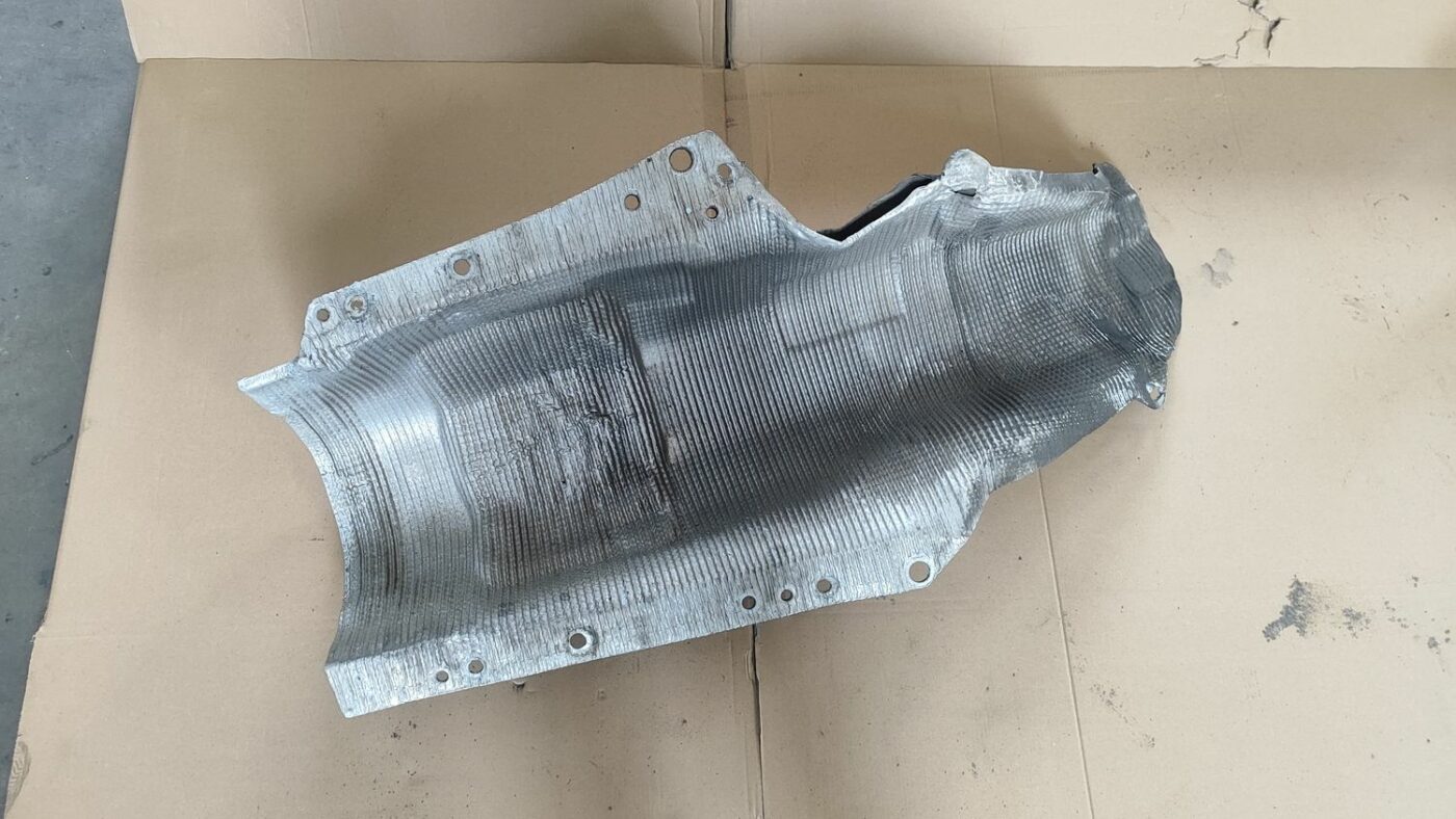 Izpūtēja sistēmas karstuma aizsargs priekš FORD FOCUS 2016 UNIVERSAL 1 Izpūtēja sistēmas karstuma aizsargs priekš FORD FOCUS 2016 UNIVERSAL