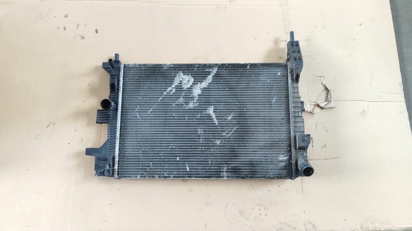 Dzesēšanas radiators priekš FORD FOCUS 2016 UNIVERSAL 1 Dzesēšanas radiators priekš FORD FOCUS 2016 UNIVERSAL