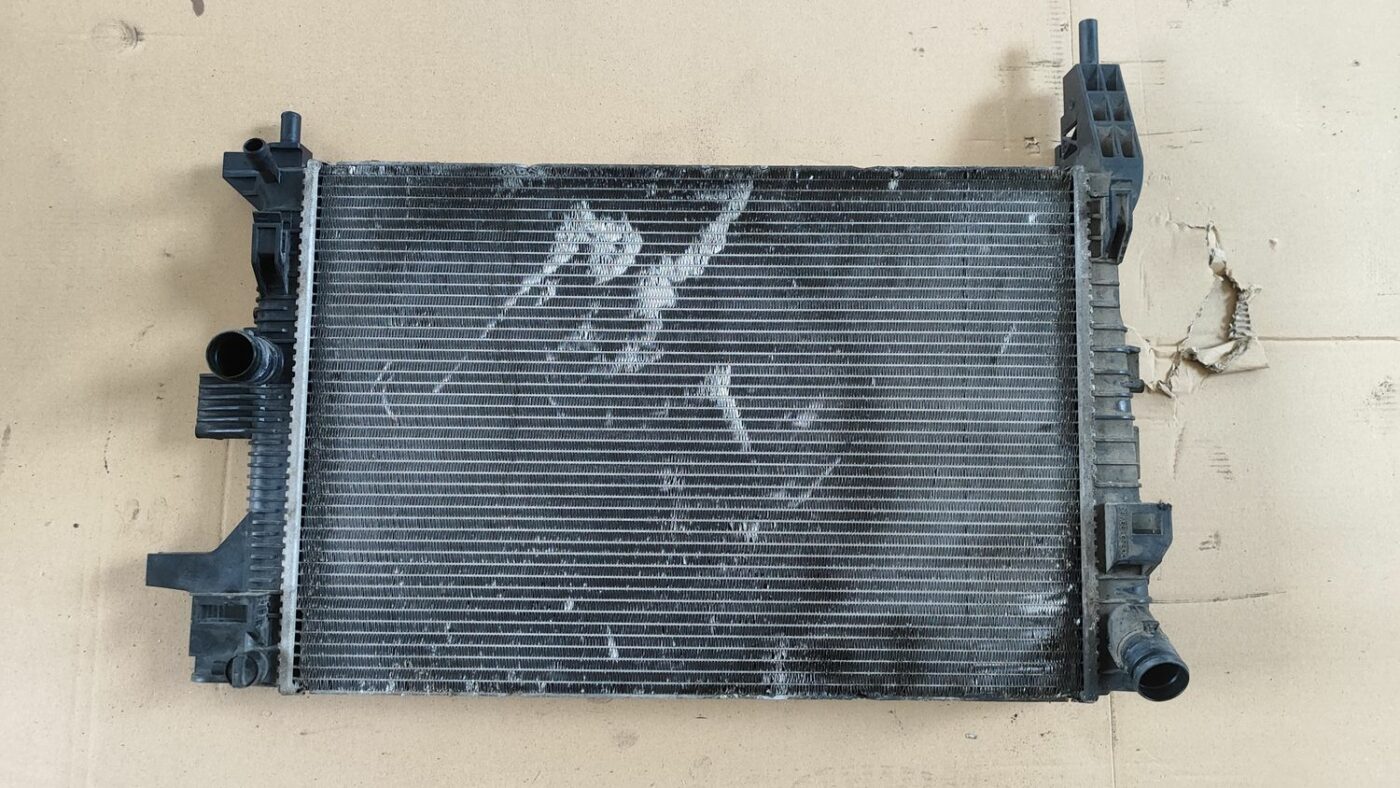 Dzesēšanas radiators priekš FORD FOCUS 2016 UNIVERSAL 2 Dzesēšanas radiators priekš FORD FOCUS 2016 UNIVERSAL