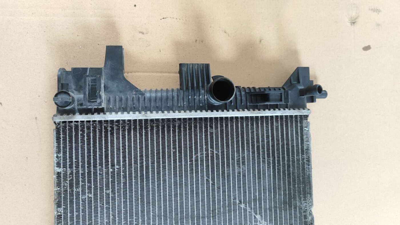 Dzesēšanas radiators priekš FORD FOCUS 2016 UNIVERSAL 6 Dzesēšanas radiators priekš FORD FOCUS 2016 UNIVERSAL