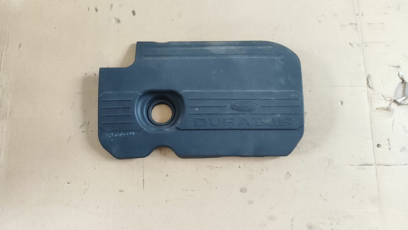 Dzinēja dekoratīvais vāks priekš FORD FOCUS 2016 UNIVERSAL