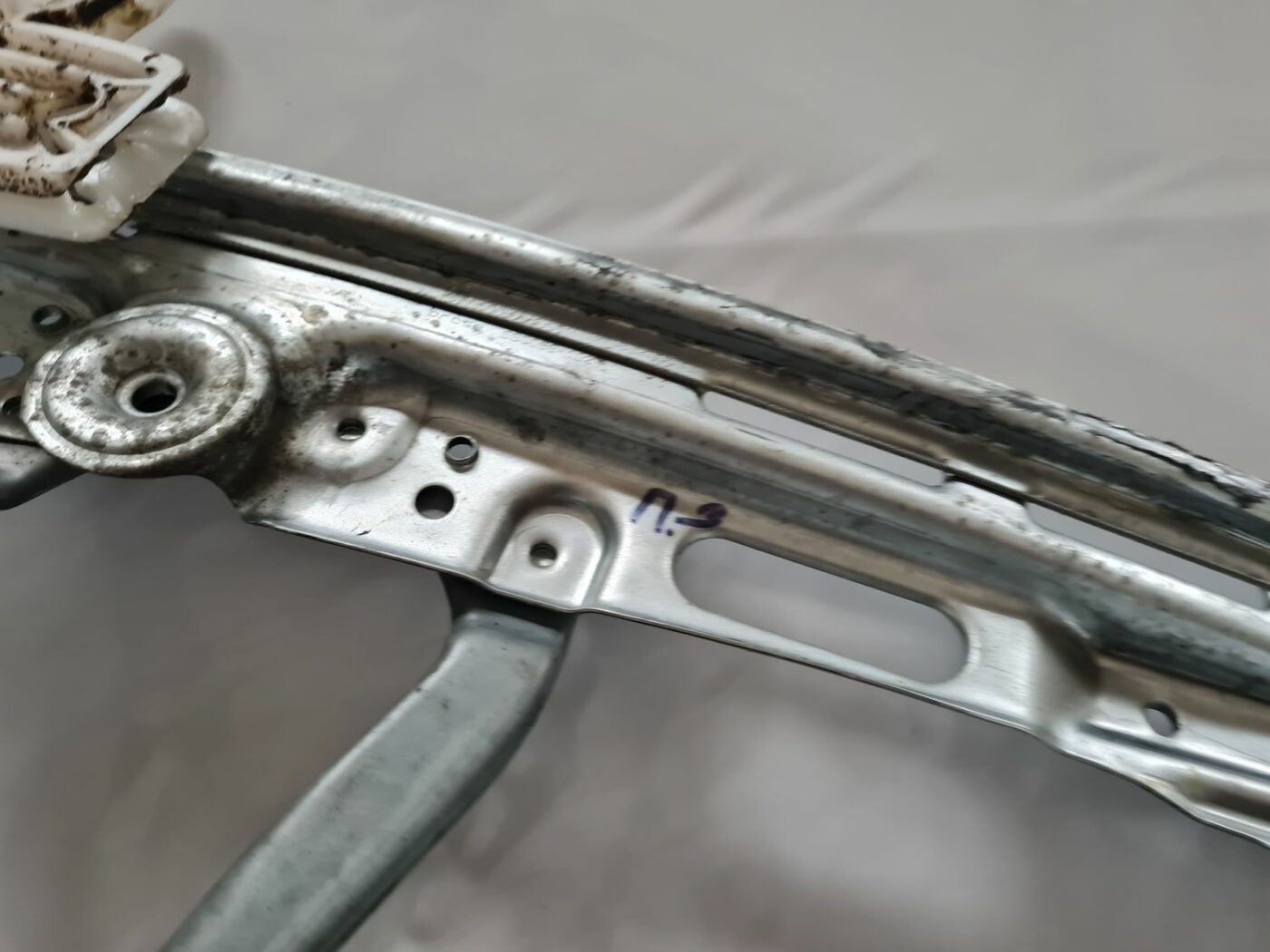 Stikla pacelšanas mehānisms aizmugurējais labais priekš OPEL VECTRA C 2006 3 Stikla pacelšanas mehānisms aizmugurējais labais priekš OPEL VECTRA C 2006