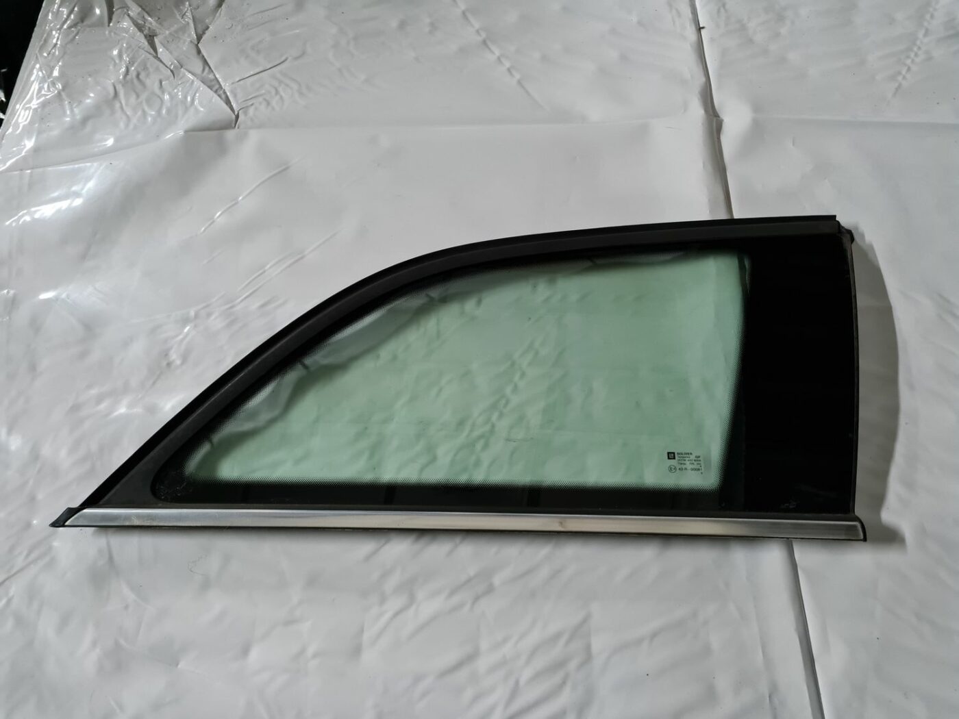 Aizmugurējais labais sānu stikls priekš OPEL VECTRA C 2006