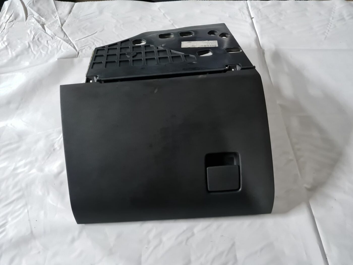 Mantu glabāšanas nodalījums pasažiera pusē priekš OPEL VECTRA C 2006