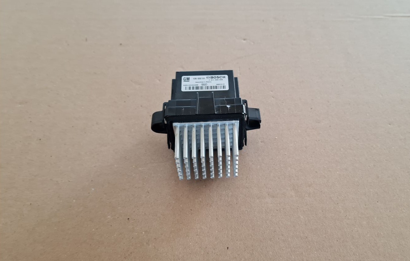 Salona ventilatora rezistors priekš OPEL ASTRA J 2013 1 Salona ventilatora rezistors priekš OPEL ASTRA J 2013