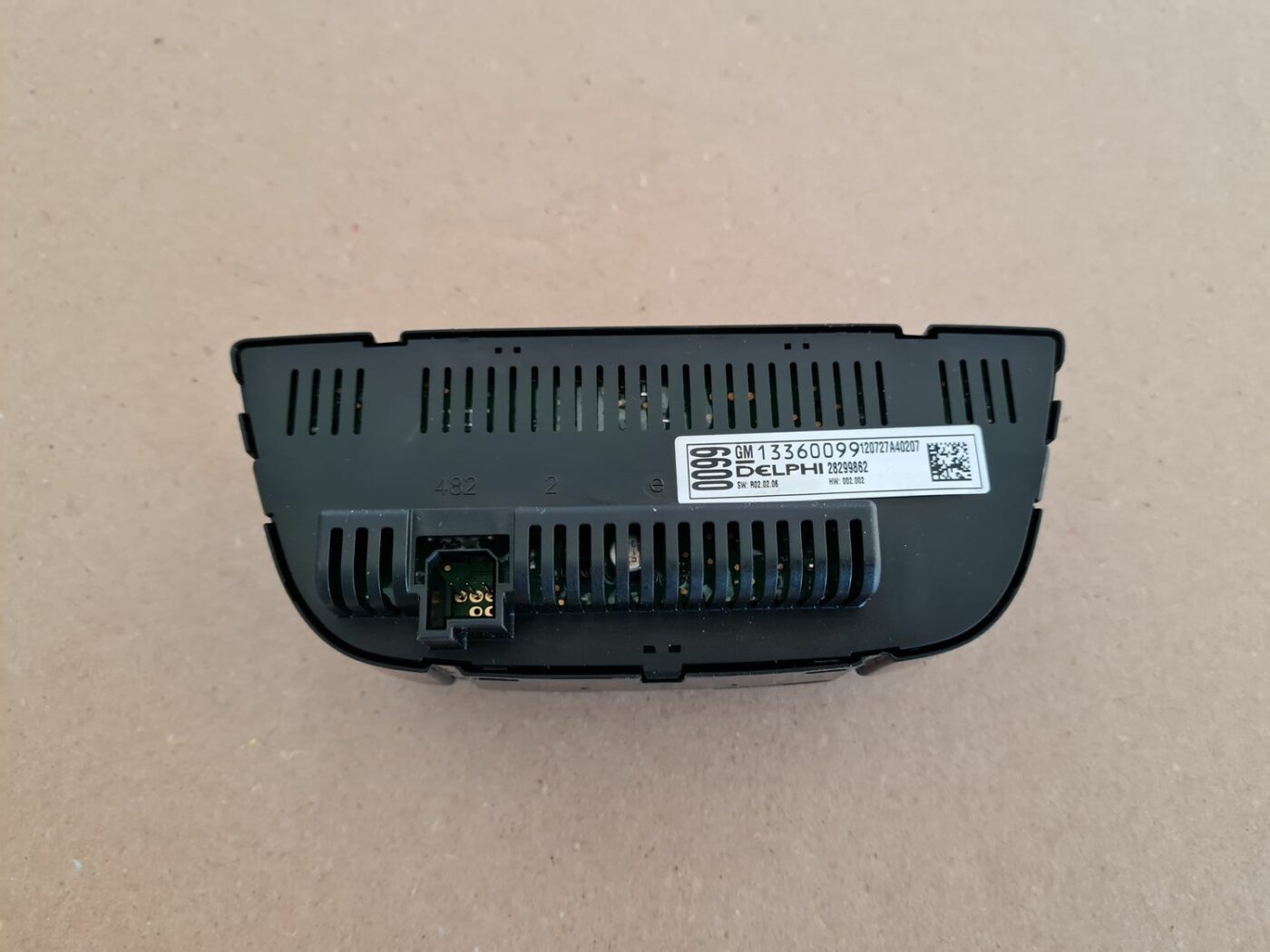 Klimata kontroles bloks priekš OPEL ASTRA J 2013 4 Klimata kontroles bloks priekš OPEL ASTRA J 2013