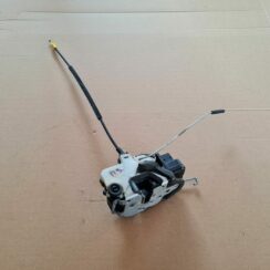 Aizmugurējo labo durvju slēdzene priekš OPEL ASTRA J 2013