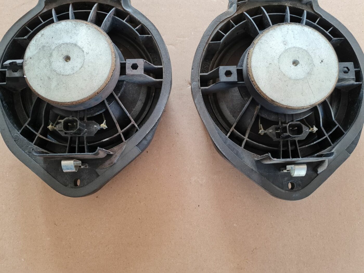 Durvju skaļrunis, apakšā priekš OPEL ASTRA J 2013